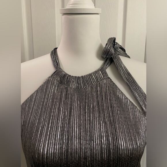 1.State Metallic Silver Pleated Halter  Plissè Tie-Neck Flowy Party Blouse - Picture 3 of 7